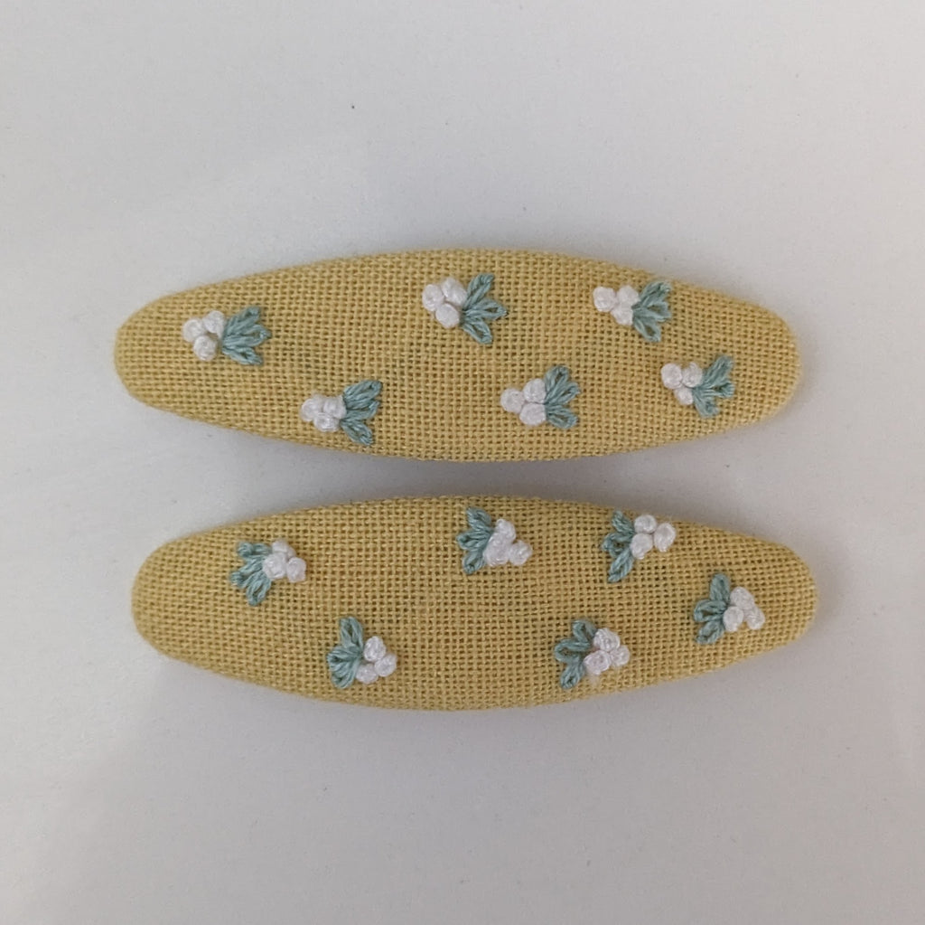 Vivente Embroidered Small Flower Snap Clips Yellow AC696