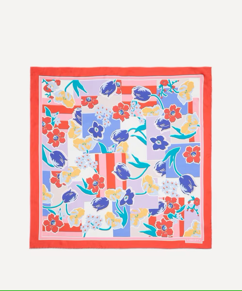 Liberty Marianna Bouquet Red LB74-2 90CM