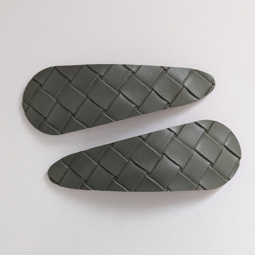 Quilted Leather Snap Clips Green AC444