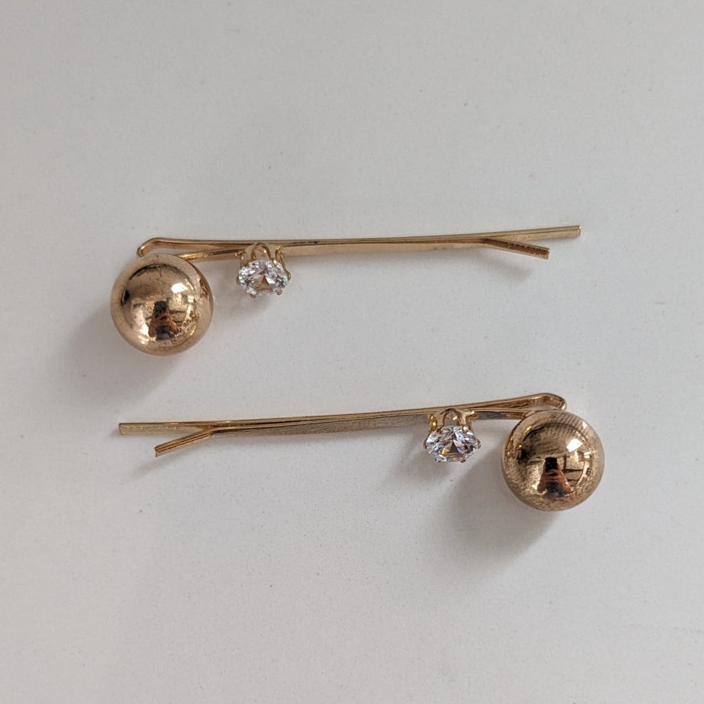 Gold Ball/Pearl Scarf Clips Gold AC450