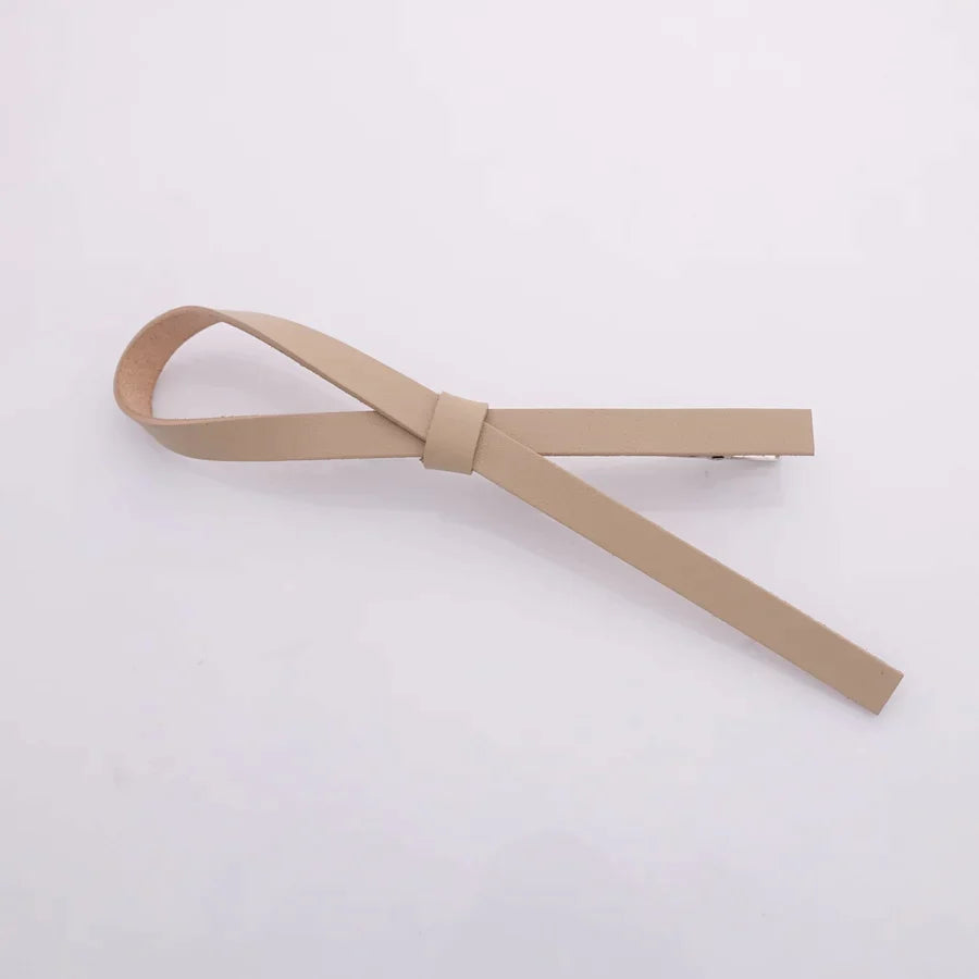 Leather Single Bow Clip Beige AC667